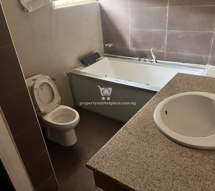 Ambassadorial 5 bedroom detached duplex with 3 and 2 bed guest chalet