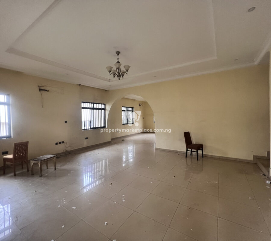 Ambassadorial 5 bedroom detached duplex with 3 and 2 bed guest chalet