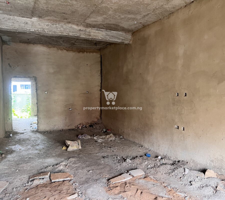 Luxurious 4 bedroom terrace duplex in a nice area