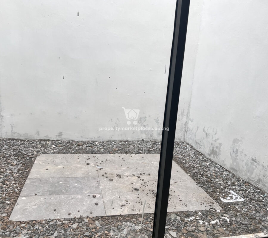 Luxurious 4 bedroom Terrace duplex with Bq