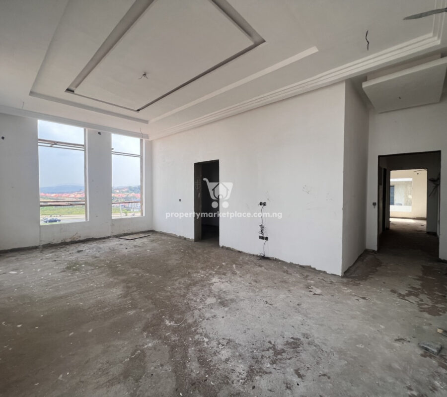 Gigantic 8 bedroom mansion with 2 rooms Bq