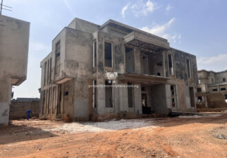 Gigantic 8 bedroom mansion with 2 rooms Bq