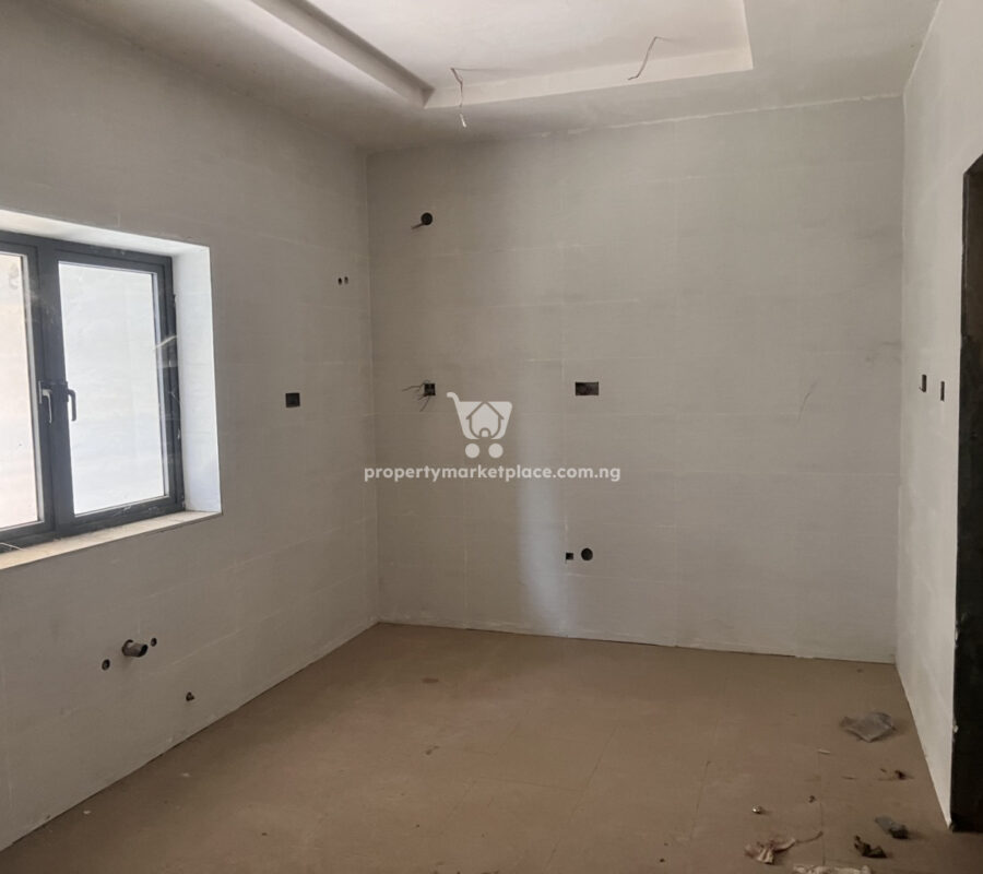 Luxurious 4 bedroom terrace duplex with a room Bq