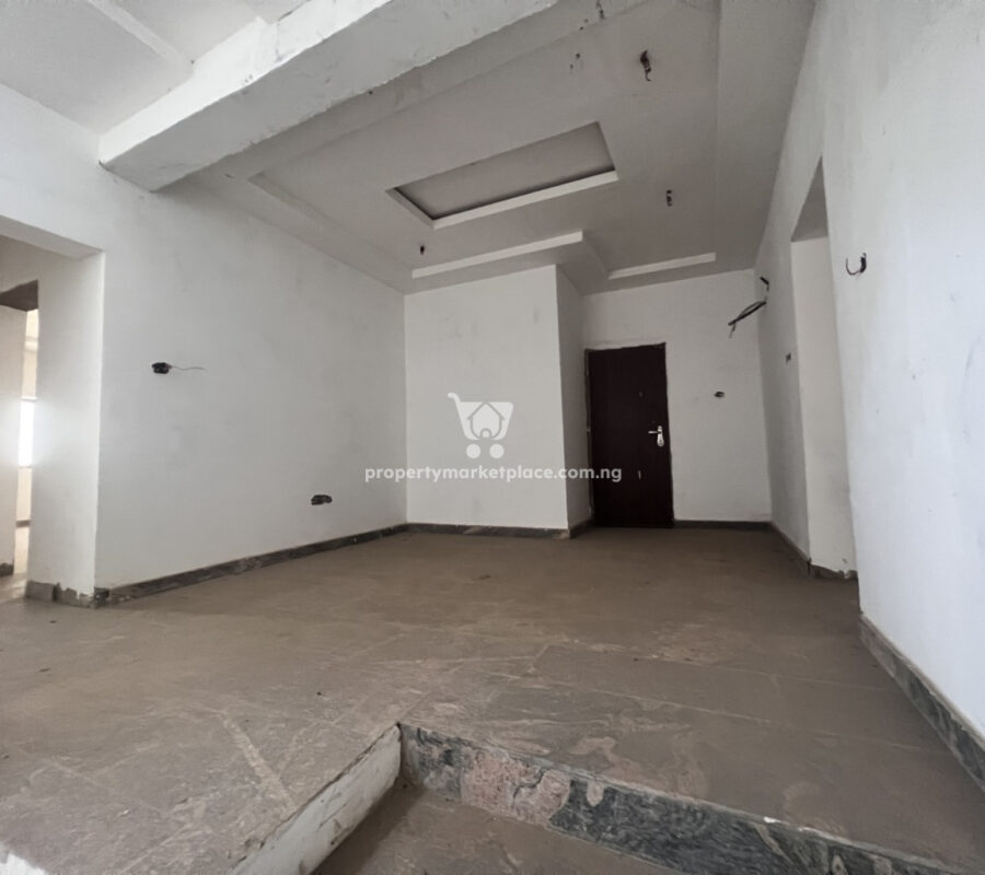 Luxurious 4 bedroom terrace duplex with a room Bq