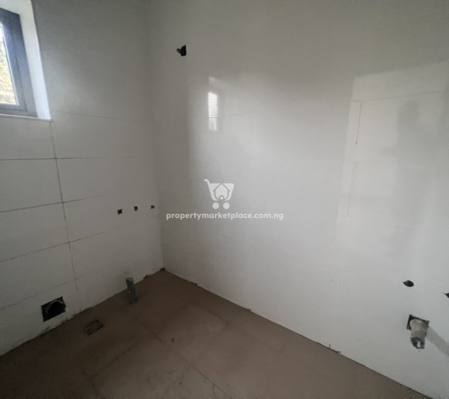 Luxurious 4 bedroom terrace duplex with a room Bq