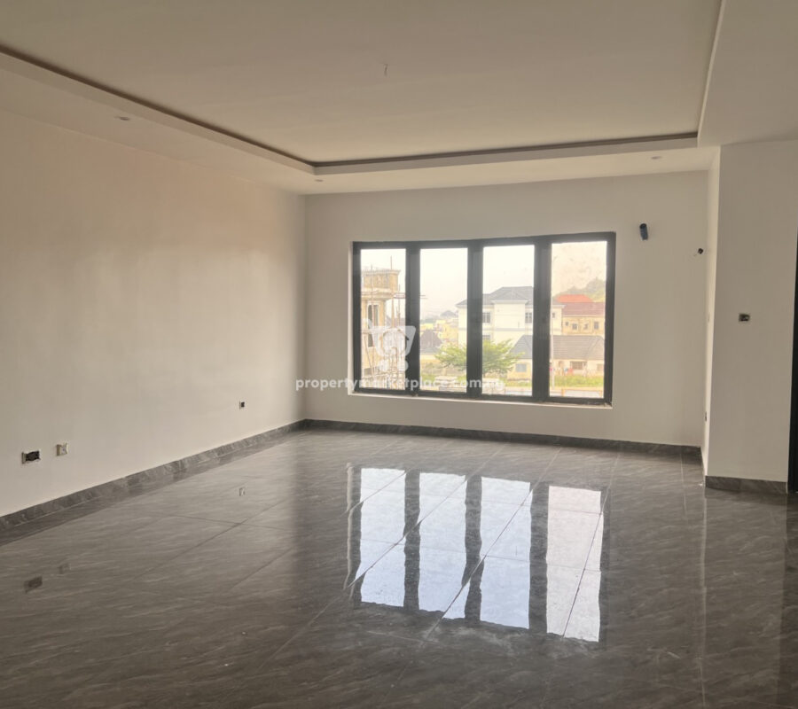 Exquisite 4 bedroom terrace duplex with a room Bq