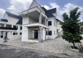 Massive 5 bedroom detached duplex with Bq in a nice area