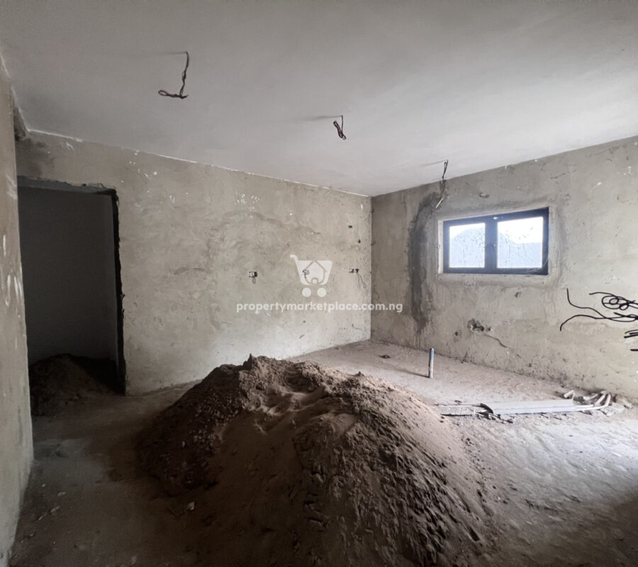 Massive 5 bedroom detached duplex with Bq in a nice area