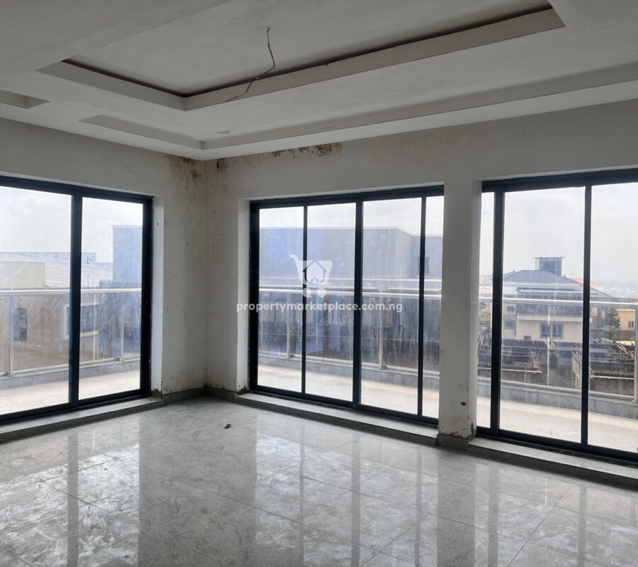 Exquisite 5 bedroom detached duplex with Bq in a classy area