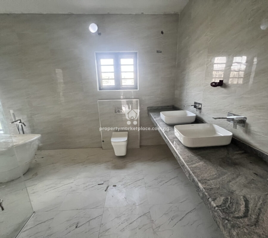 Exquisite 5 bedroom detached duplex with Bq in a classy area