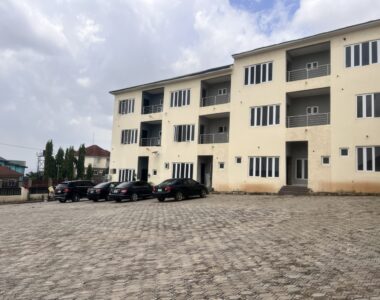 Luxurious 4 bedroom terrace duplex with a room Bq