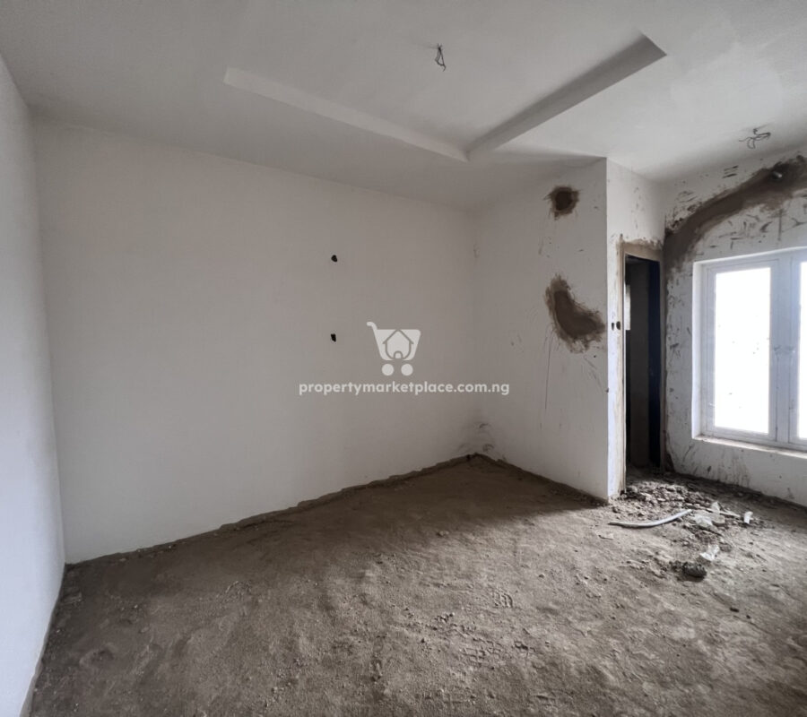 Luxurious 4 bedroom terrace duplex with a room Bq