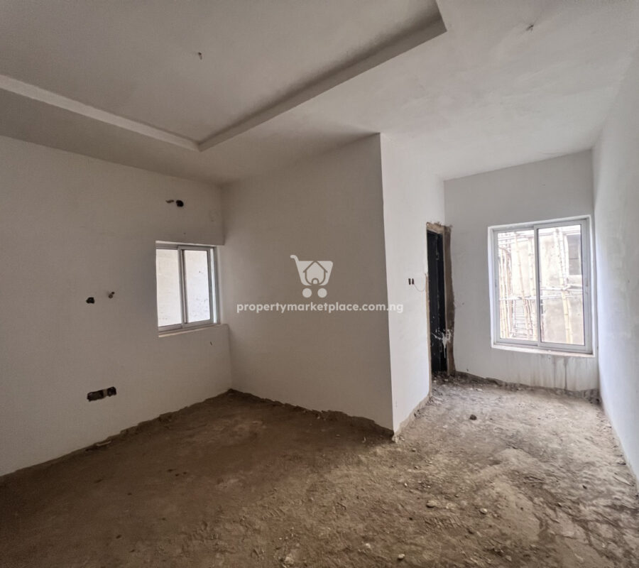 Luxurious 4 bedroom terrace duplex with a room Bq