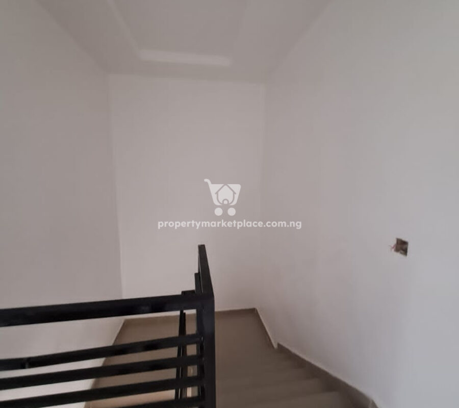Luxurious 4 bedroom terrace duplex in a nice and secured estate
