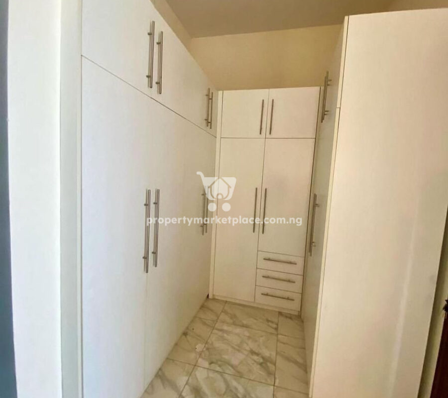 Luxurious 4 bedroom terrace duplex with Bq