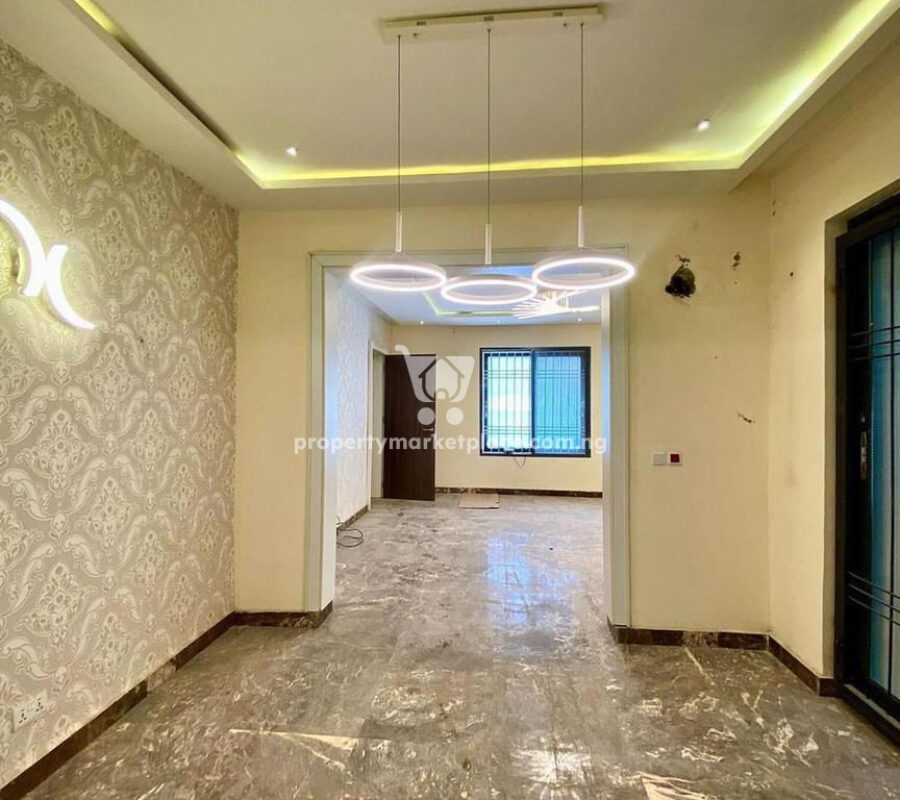 Luxurious 4 bedroom terrace duplex with Bq