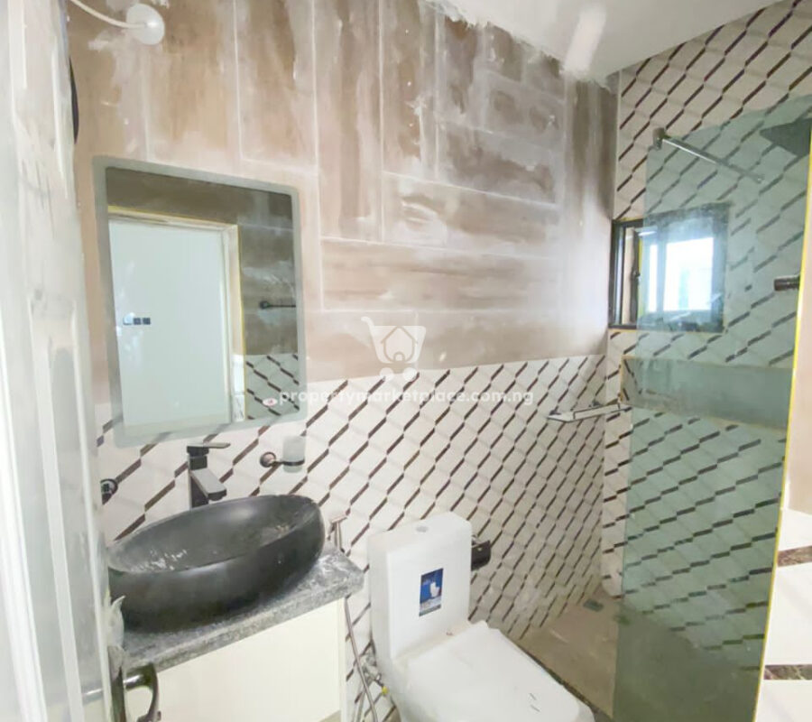 Luxurious 2 bedroom apartment with modern finishing