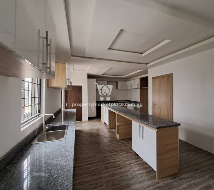 Exotic 5 bedroom detached duplex with 2 bedroom guest chalet