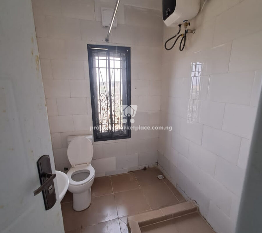 Luxurious 4 bedroom terrace duplex in a nice and secured estate