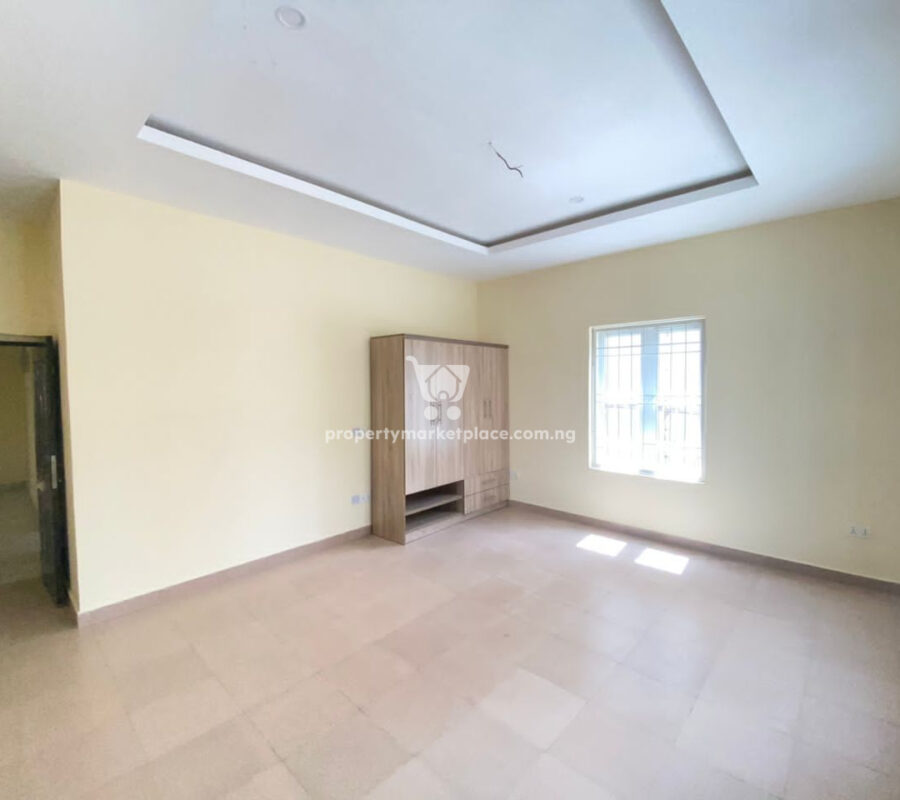 Luxurious 2 bedroom flat in a nice area