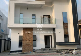 Exquisite 6 bedroom detached duplex with 1 room Bq