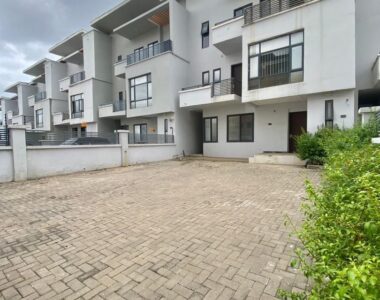 Luxurious 4 bedroom terrace duplex with Bq