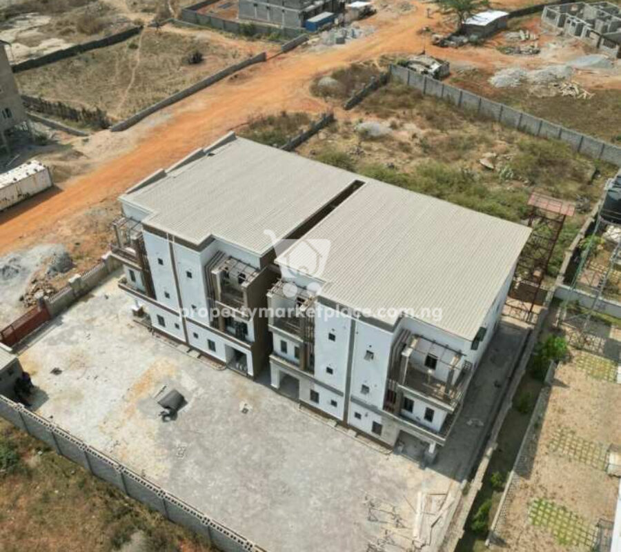 4 bedroom semi detached duplex with Bq