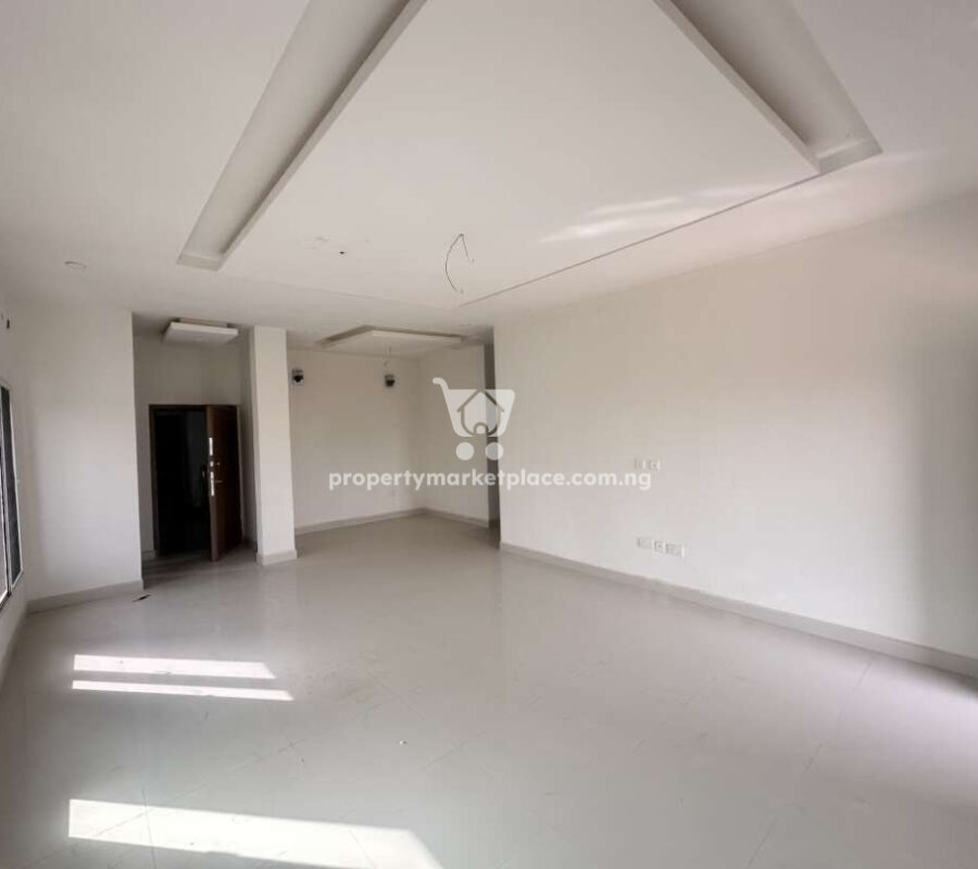Luxurious 3 bedroom flat with Bq in a nice area
