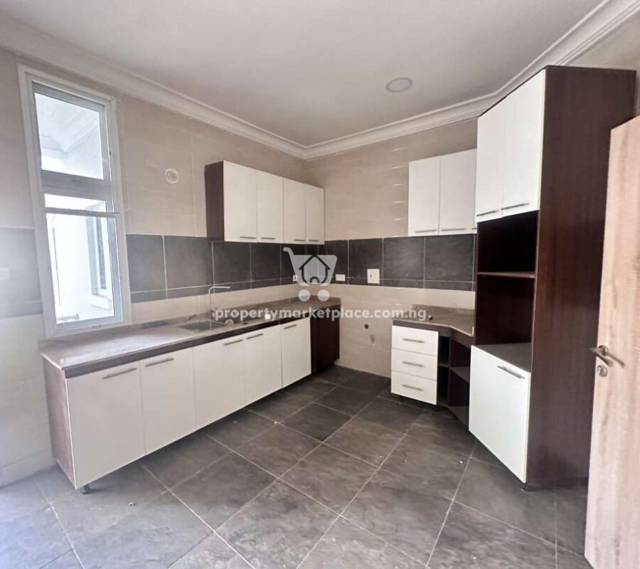 Luxurious 3 bedroom flat with Bq in a nice area