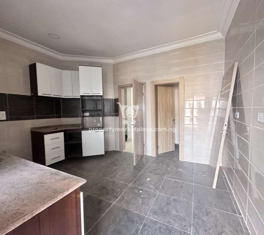 Luxurious 3 bedroom flat with Bq in a nice area