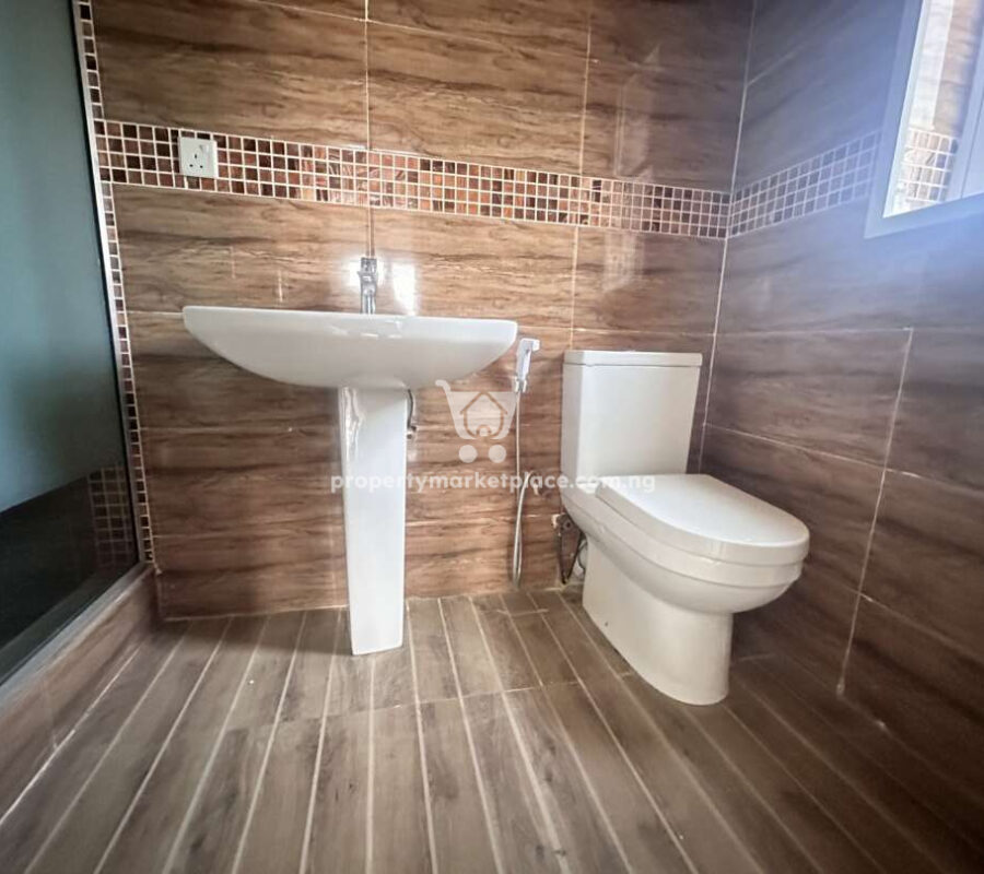 Luxurious 3 bedroom flat with Bq in a nice area