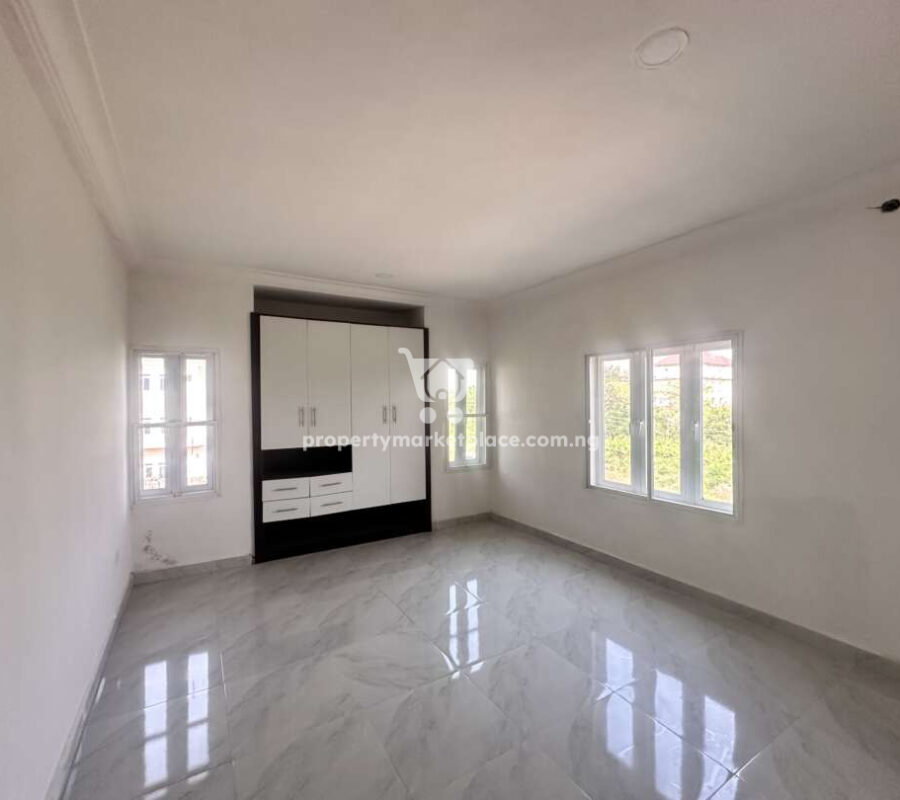 Luxurious 3 bedroom flat with Bq in a nice area