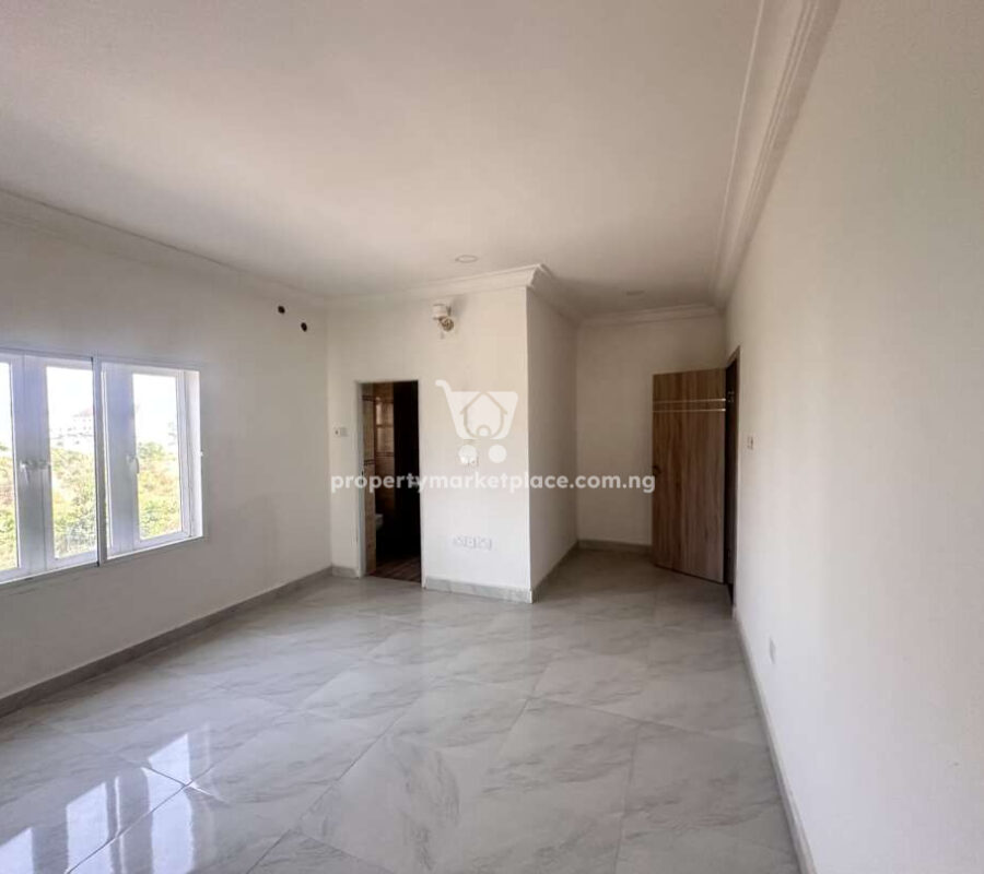 Luxurious 3 bedroom flat with Bq in a nice area
