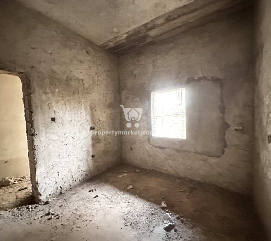 3 bedroom flat with Bq in a nice area