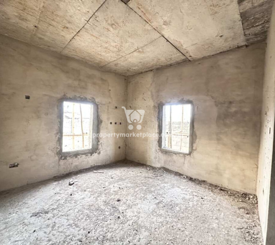 3 bedroom flat with Bq in a nice area