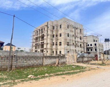 3 bedroom flat with Bq in a nice area