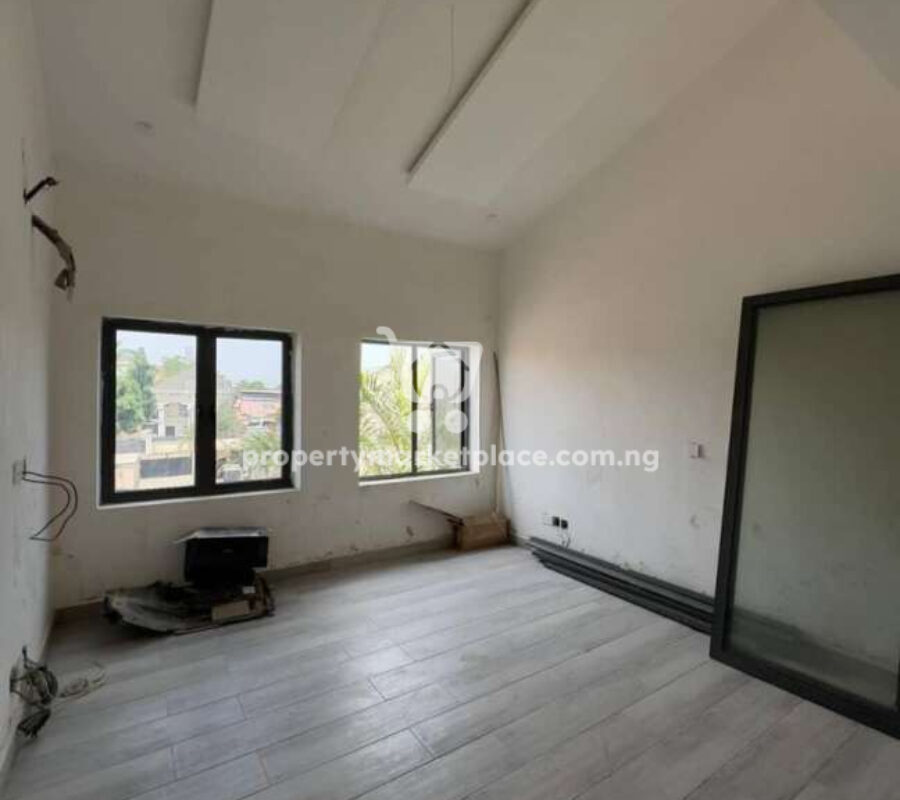 Superbly finished 4 bedroom terrace duplex with Bq