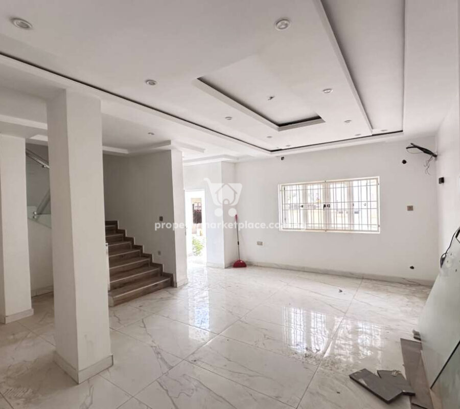 Nicely finished 4 bedroom terrace duplex with Bq