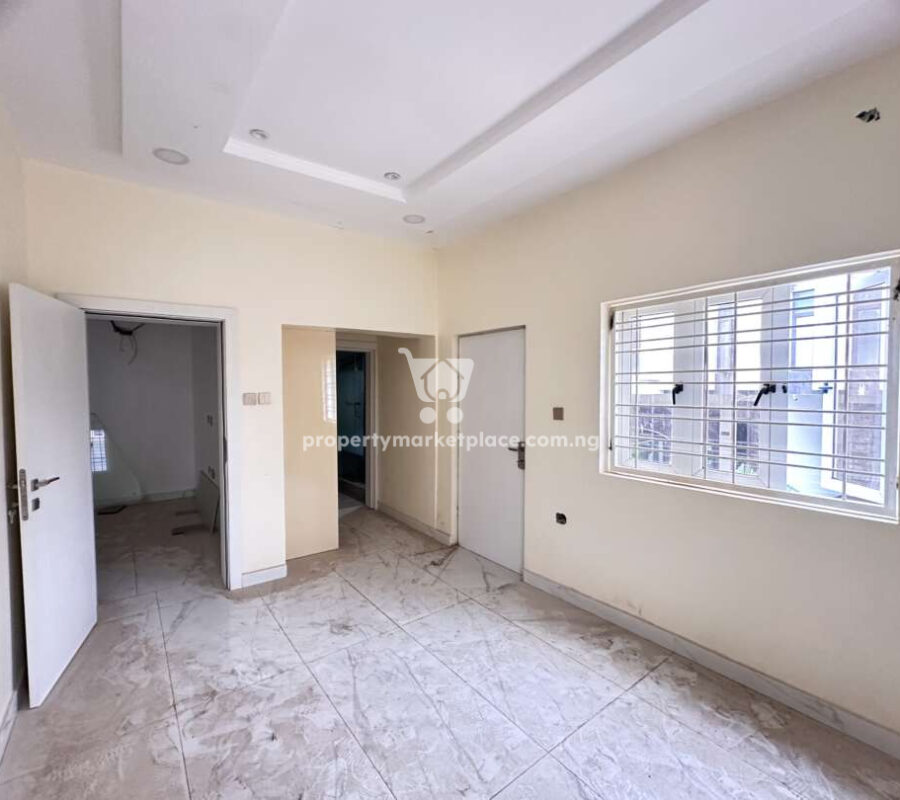 Nicely finished 4 bedroom terrace duplex with Bq