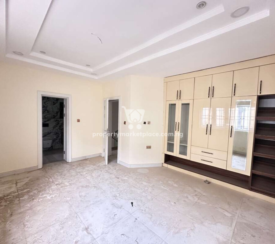 Nicely finished 4 bedroom terrace duplex with Bq