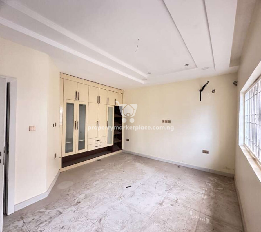 Nicely finished 4 bedroom terrace duplex with Bq