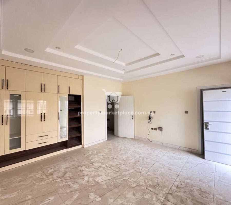 Nicely finished 4 bedroom terrace duplex with Bq