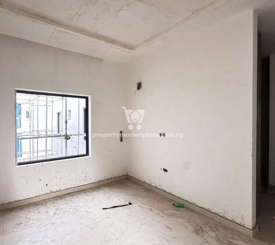 Luxurious 4 bedroom terrace duplex with Bq