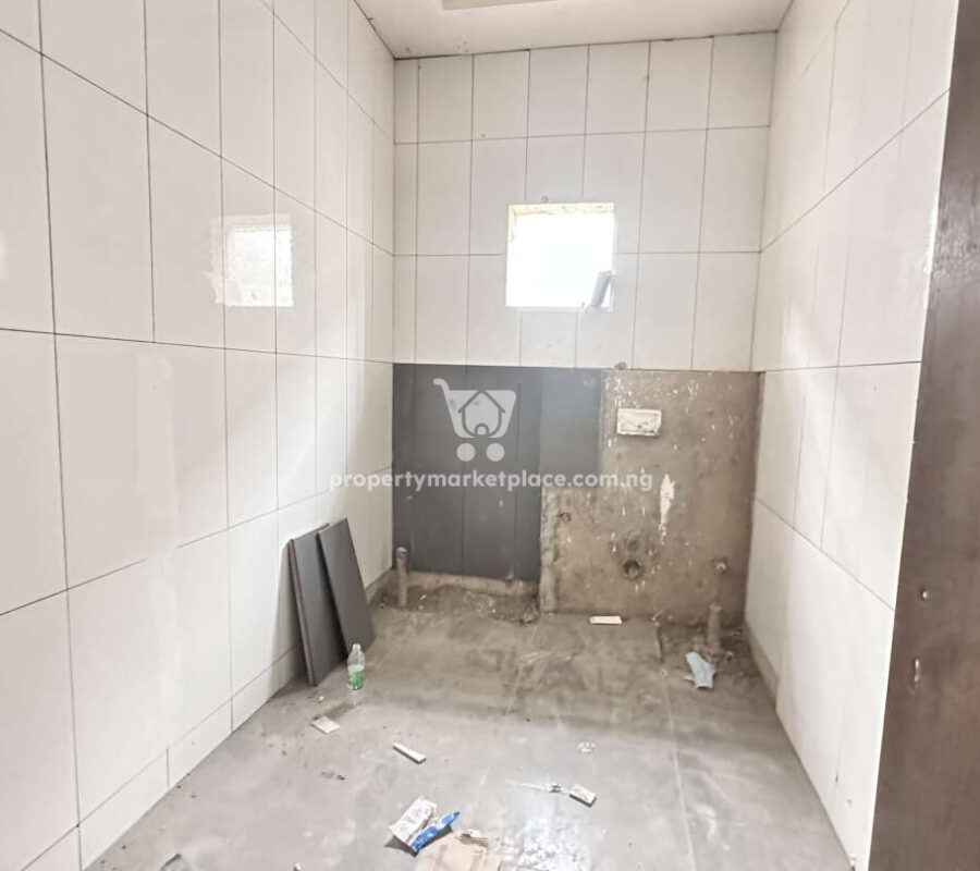Luxurious 4 bedroom terrace duplex with Bq
