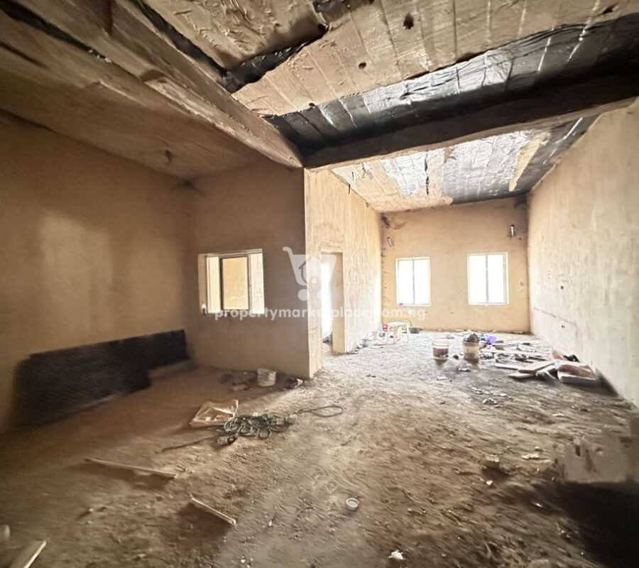 Luxurious 4 bedroom terrace duplex with boys quarters