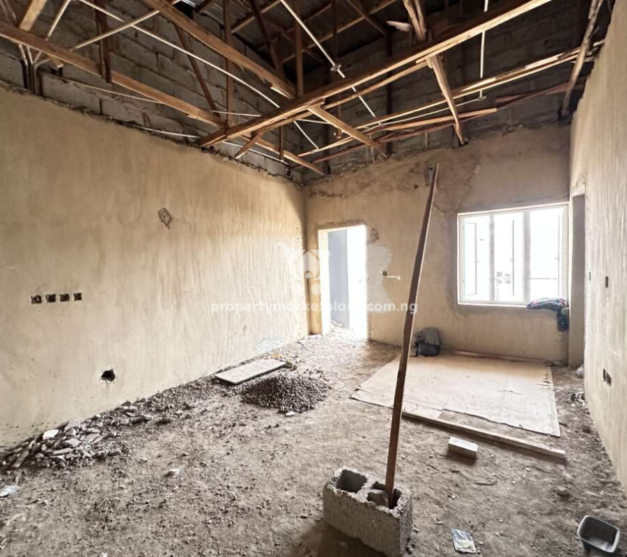 Luxurious 4 bedroom terrace duplex with boys quarters