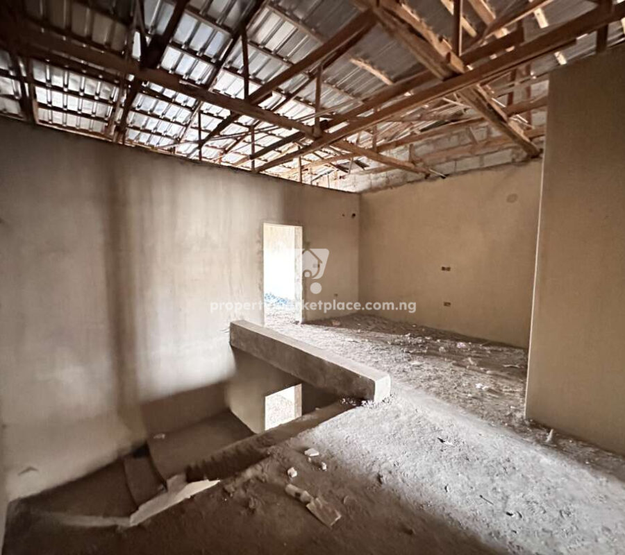Luxurious 4 bedroom terrace duplex with boys quarters
