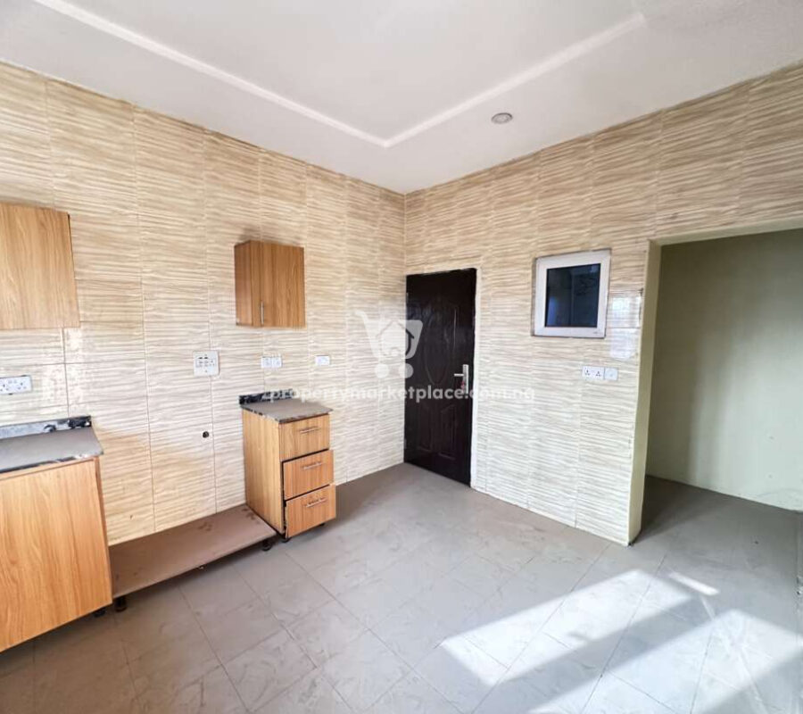 Luxurious 2 bedroom flat in a nice area