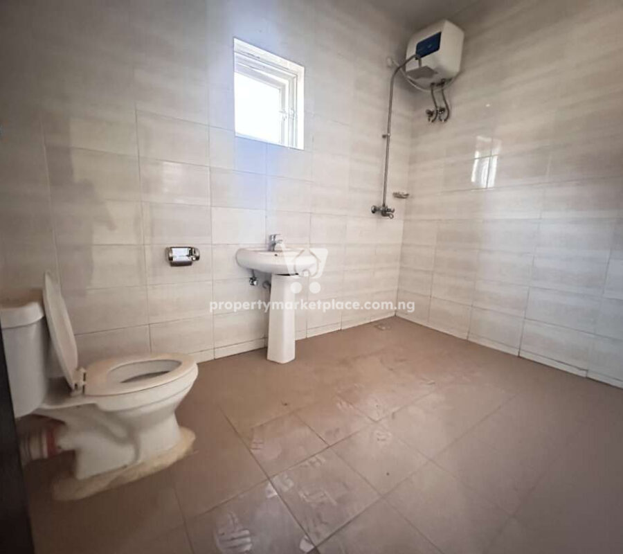 Luxurious 2 bedroom flat in a nice area