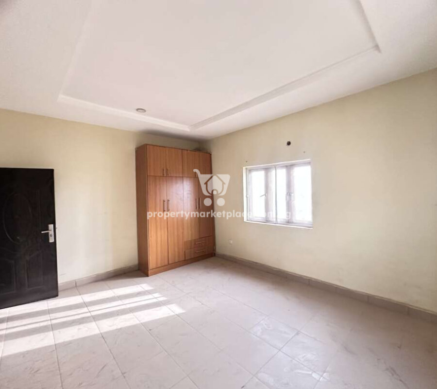 Luxurious 2 bedroom flat in a nice area